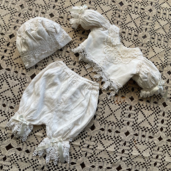 Handmaiden Other - Vintage Handmaiden Ivory Silk Baby Outfit 3 piece Set Top Bloomers & Hat 6M